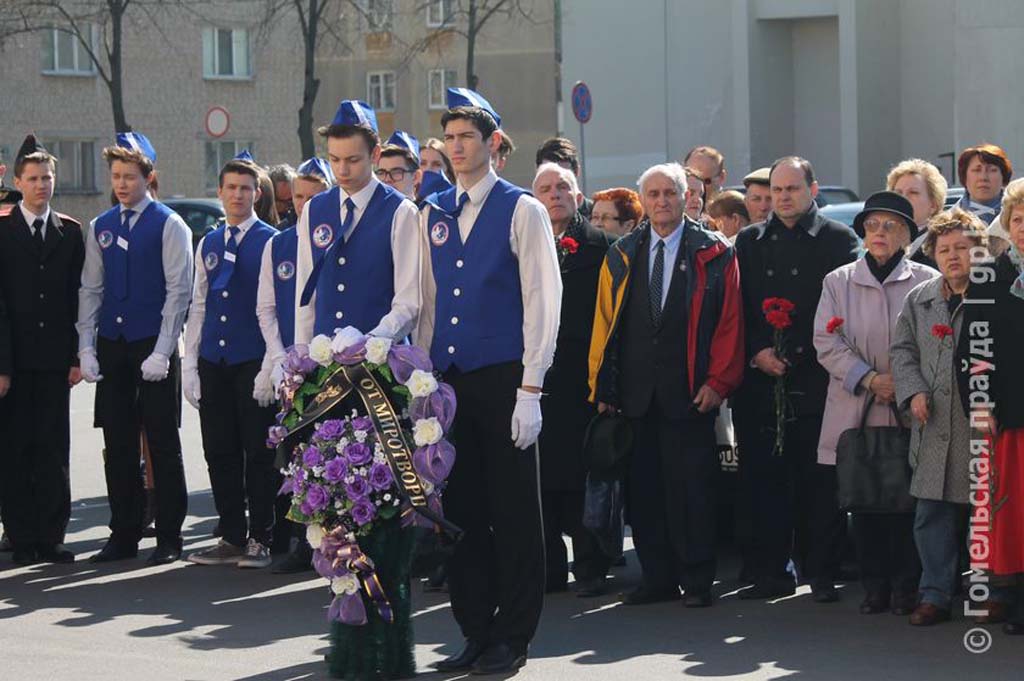 Миротворцы Гомельщины почтили память жертв узников фашистских концлагерей